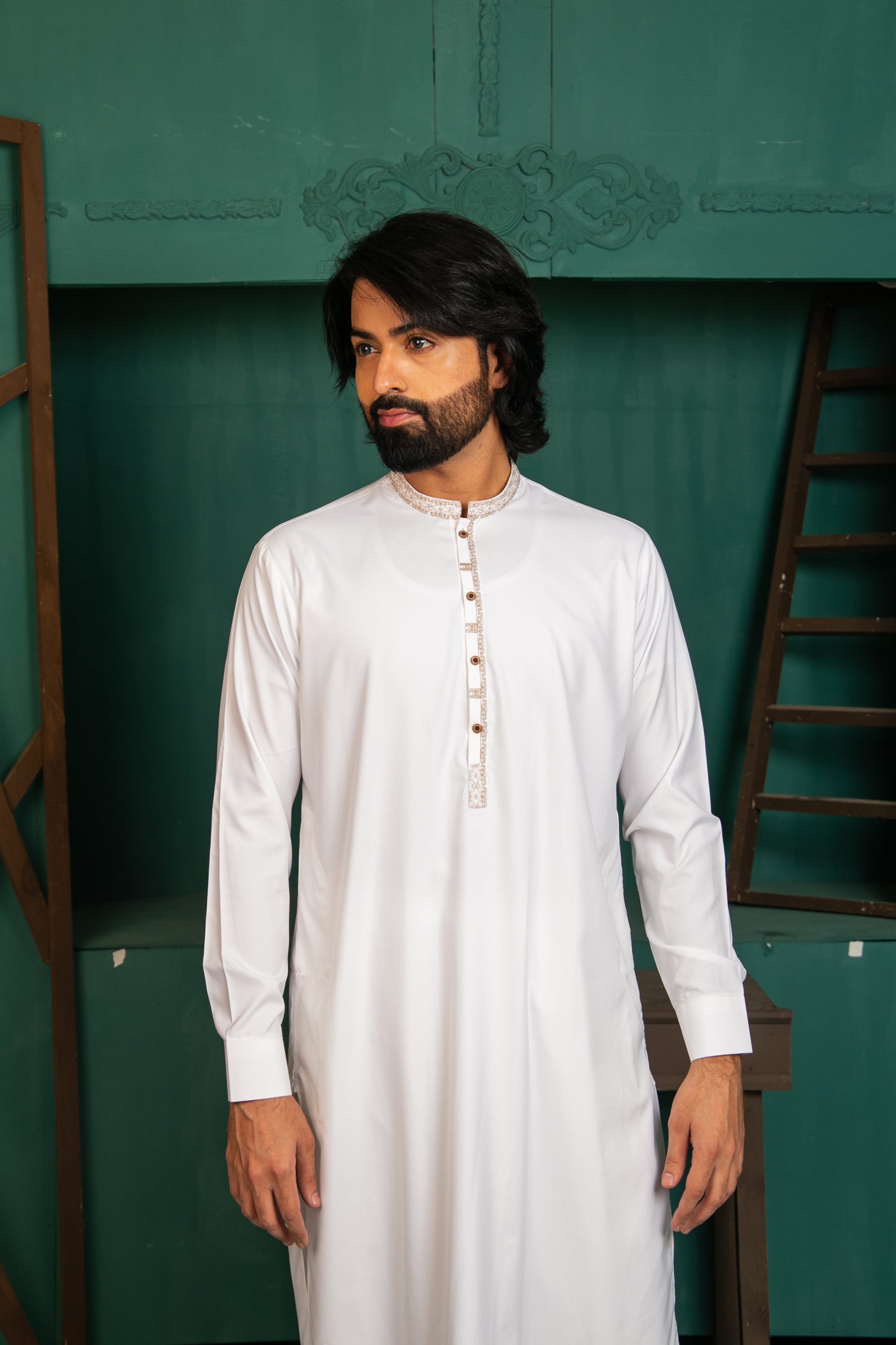 Off-White Kurta Pajama with Thread Embroidered Collar Patti